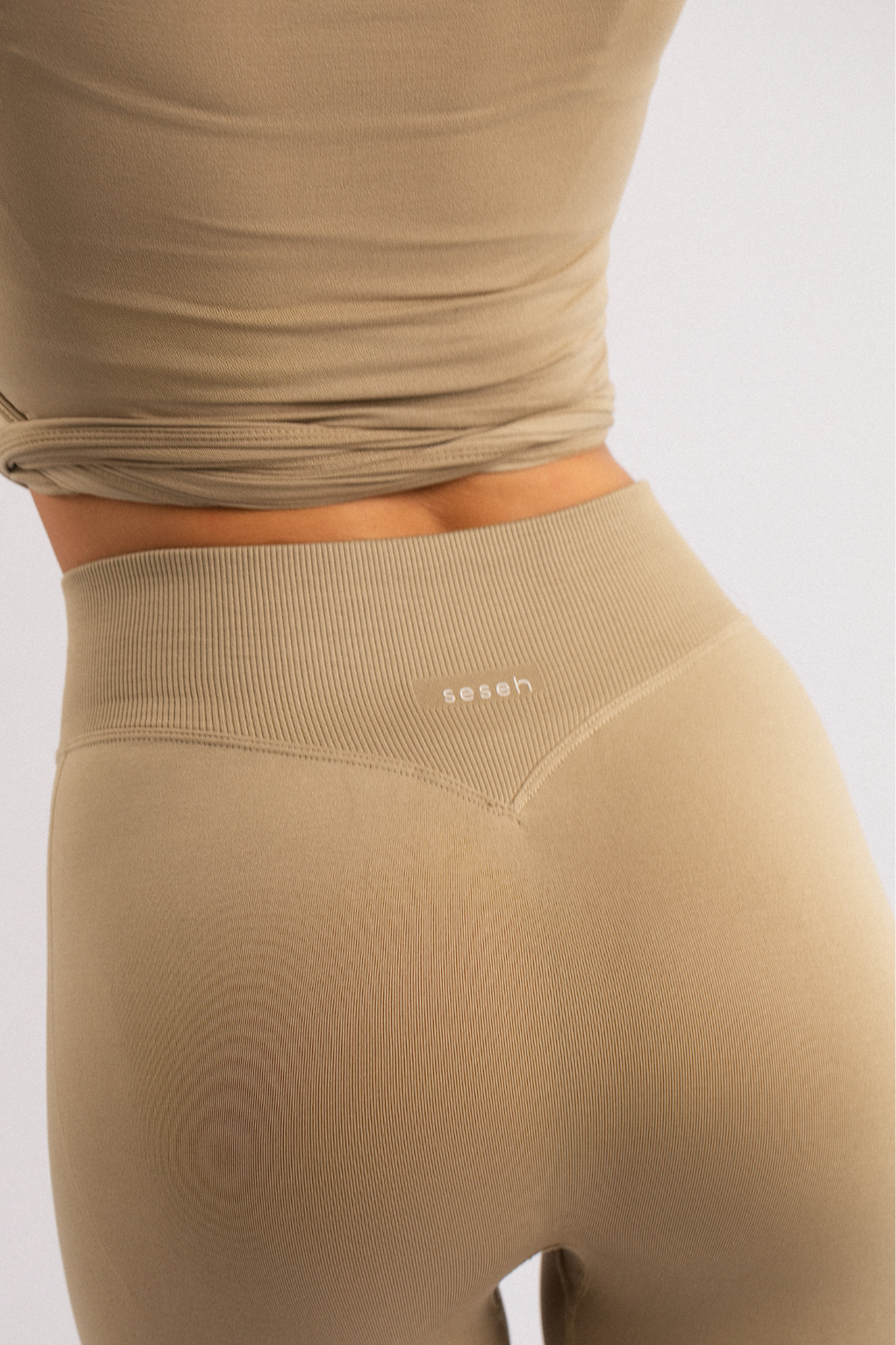 High-Waist Seamless Capri Leggings Beige