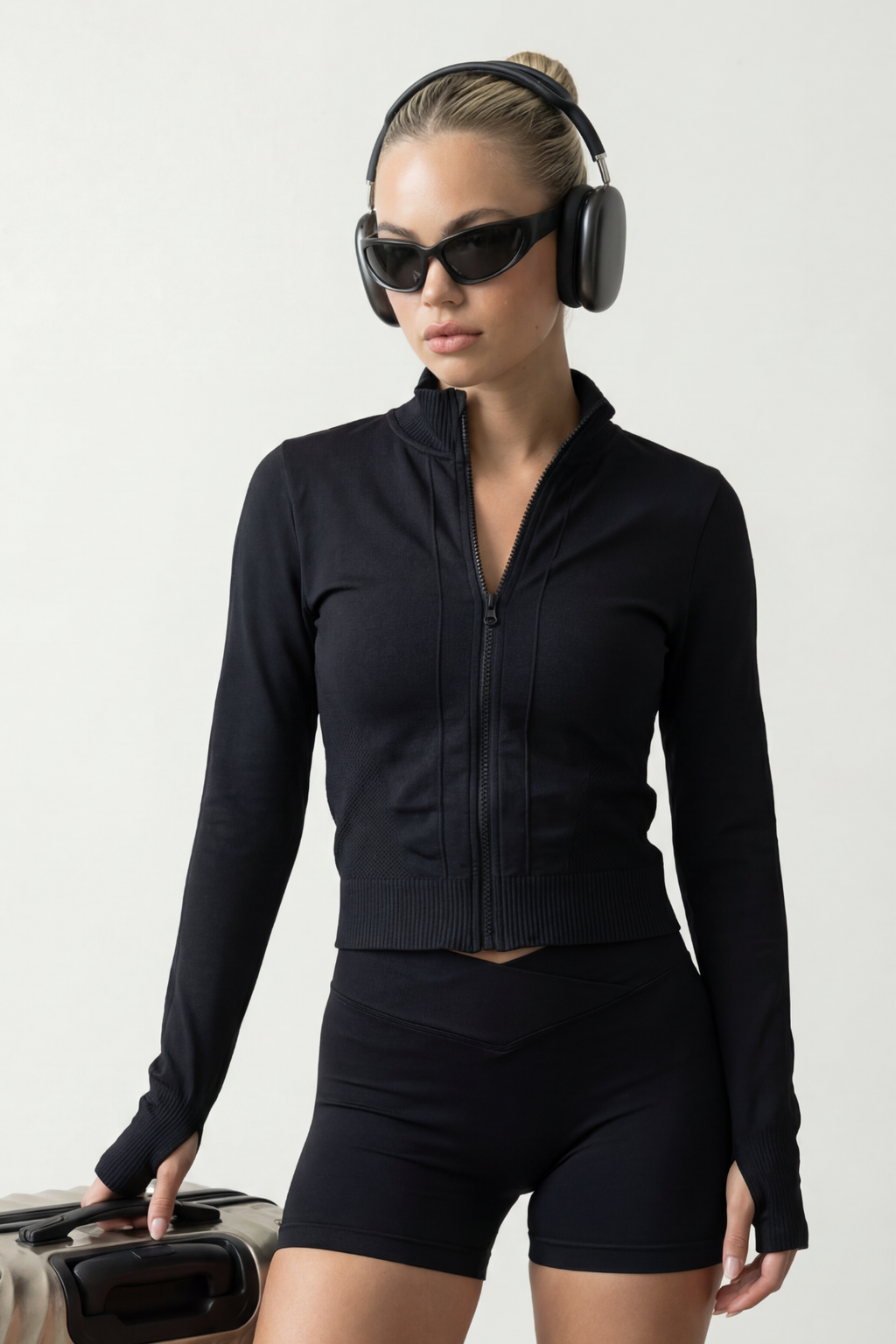 FREYA – Black Seamless Zip Jacket