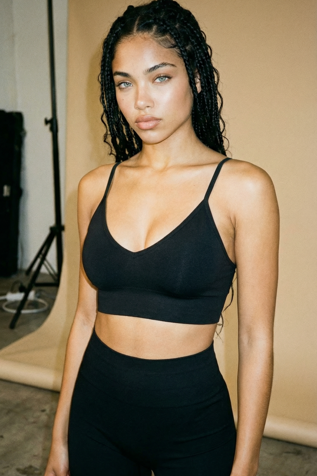 SOLIS – Black Seamless Scrunch Sports Shorts