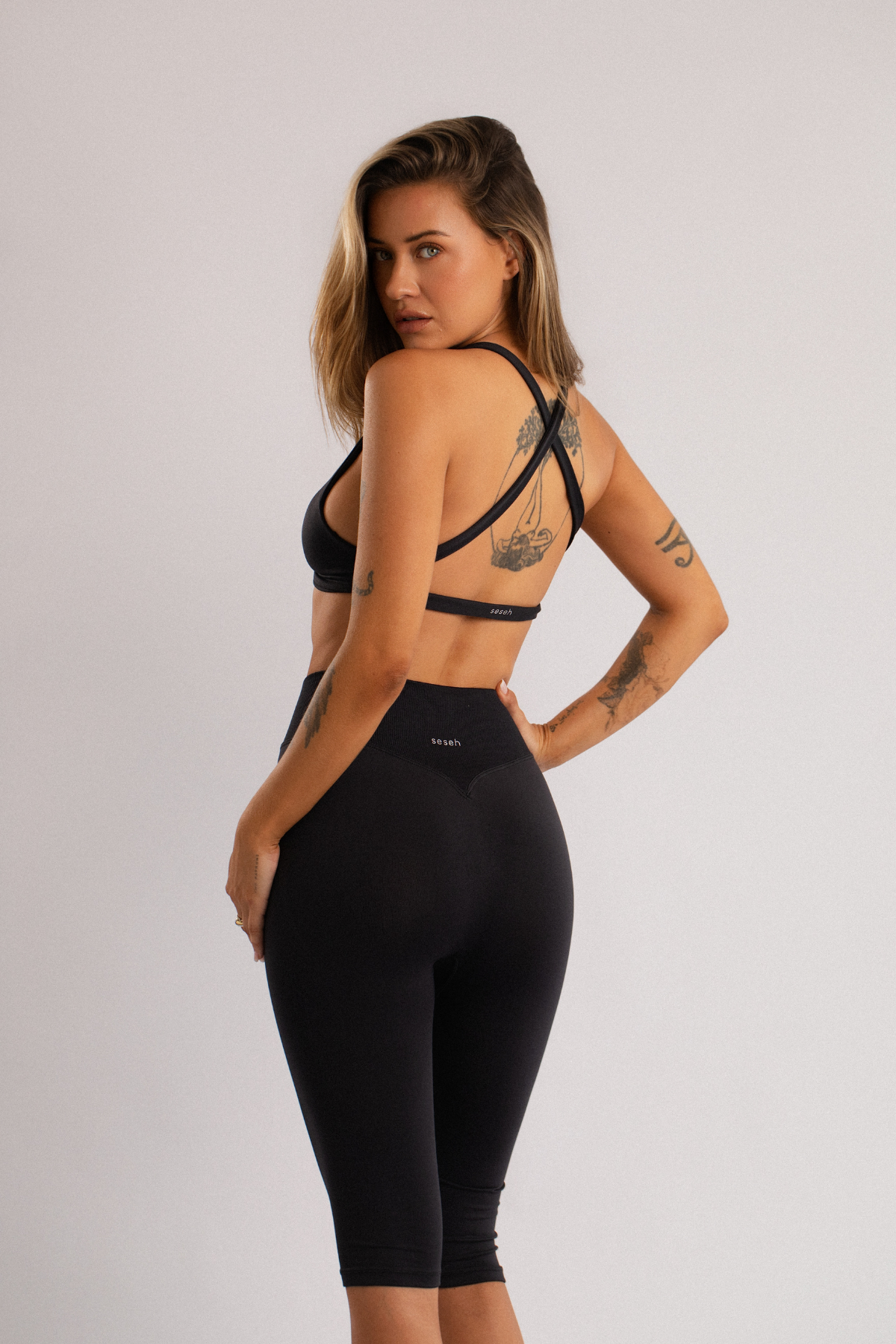 High-Waist Seamless Capri Leggings Black