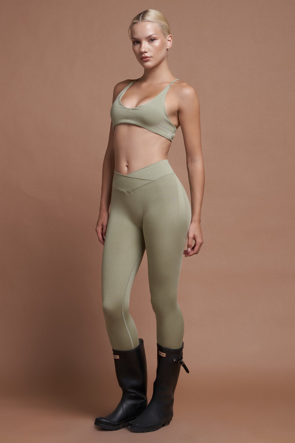 ROSA – Green Seamless Sports Bra