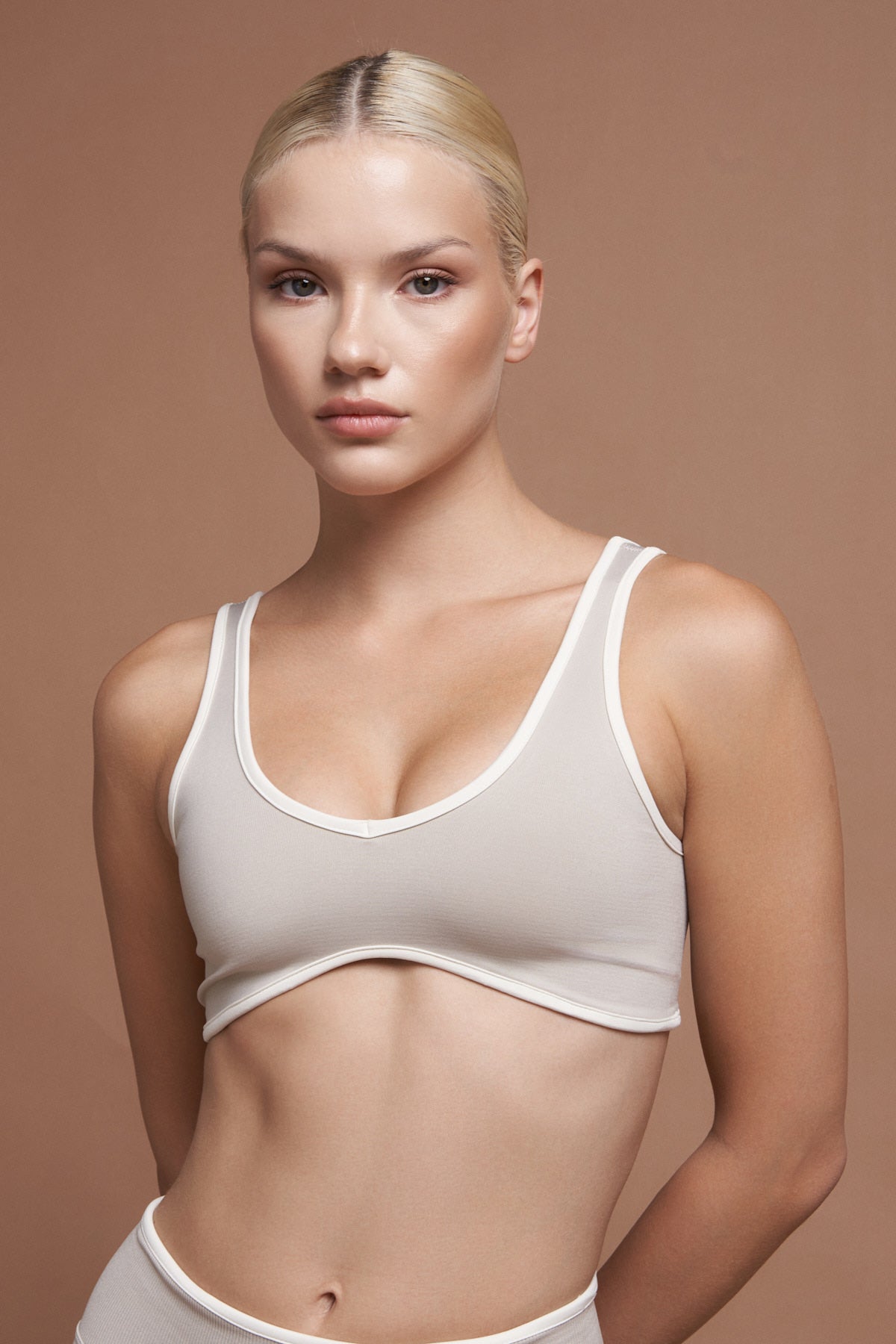 NAIA – Gray Two-Tone Seamless Sports Bra