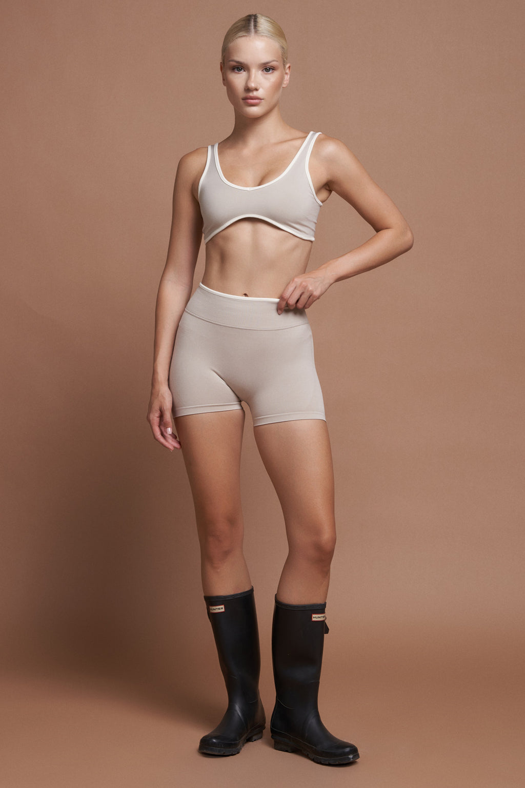 RIVA – Two-Tone Gray Seamless Scrunch Shorts