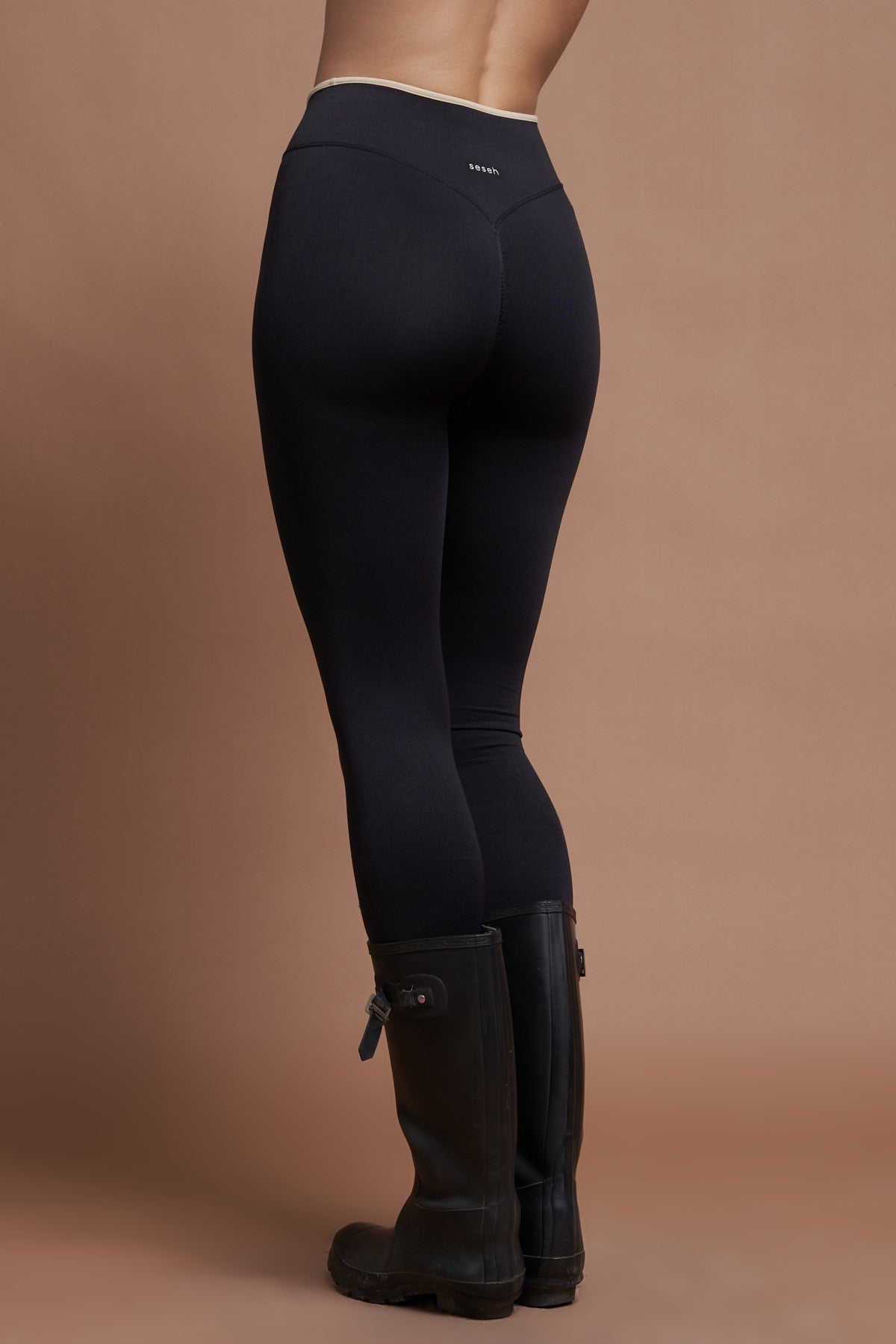 Sierra Black Two-Tone Seamless Scrunch Shaping Leggings