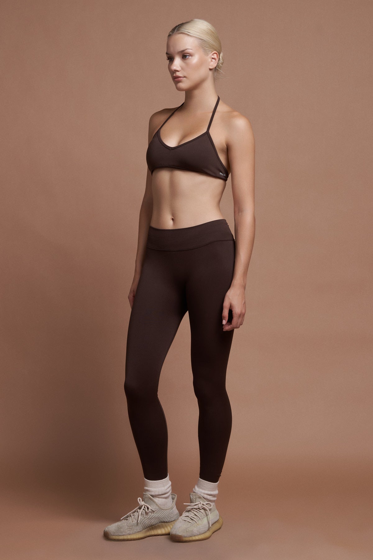 FERRA – Brown Seamless Sports Bra