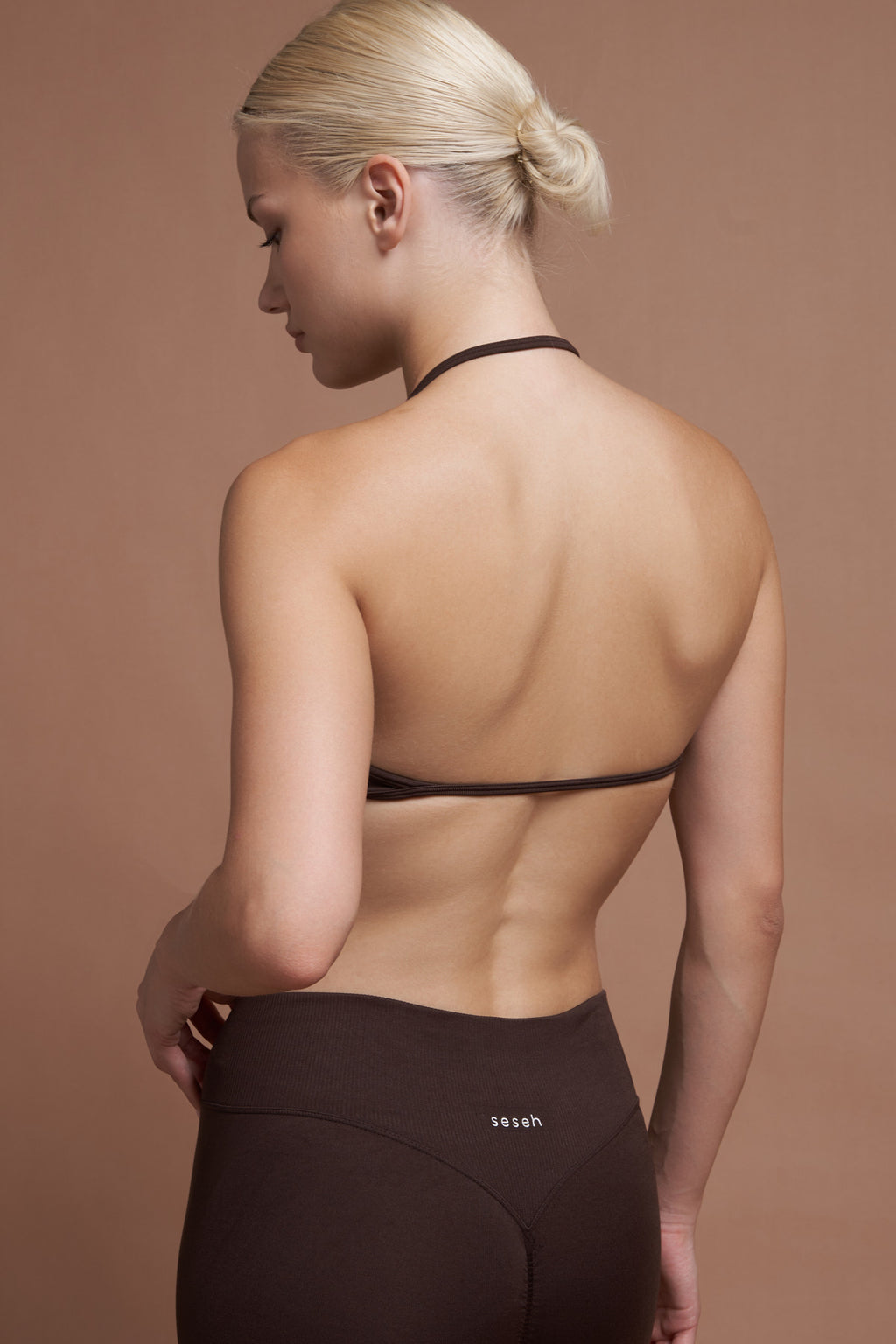 FERRA – Brown Seamless Sports Bra