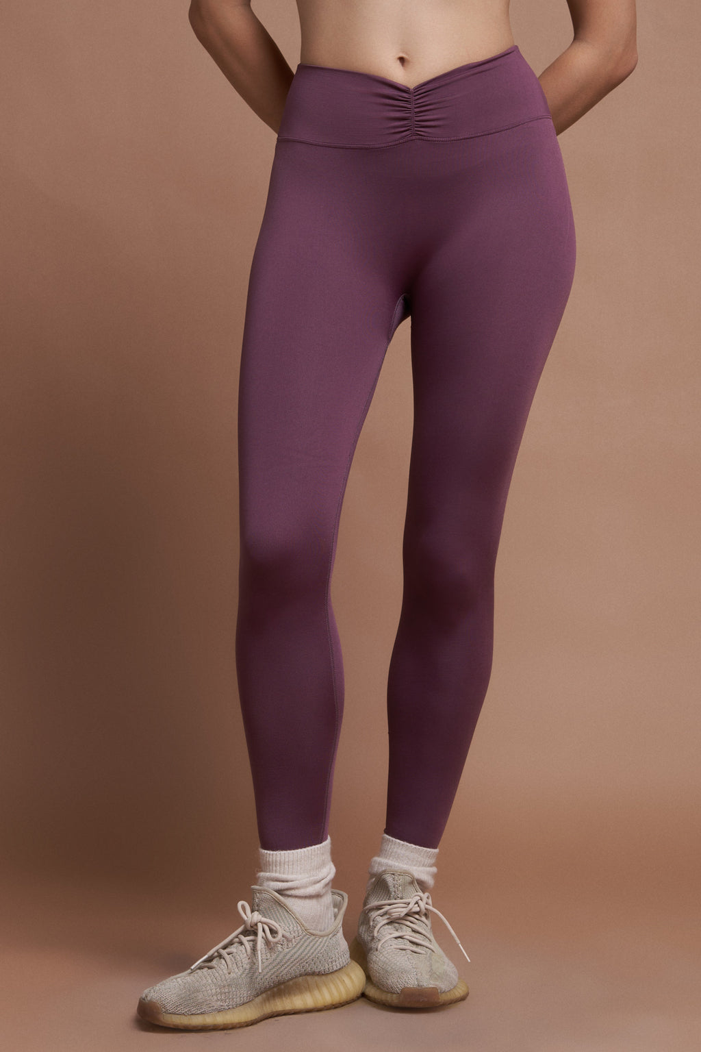 IVY –  Plum Rutched Seamless Leggings