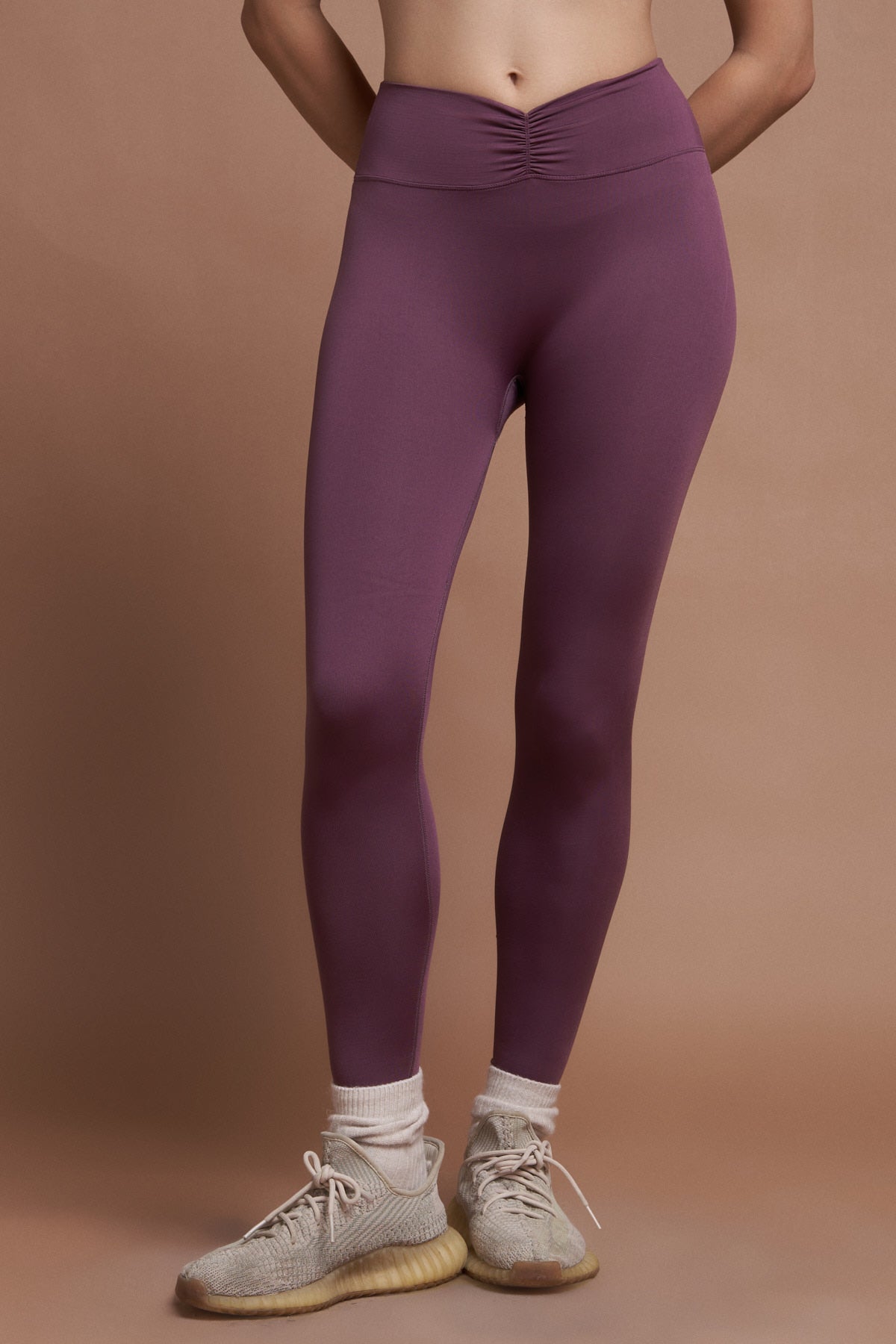 IVY –  Plum Rutched Seamless Leggings