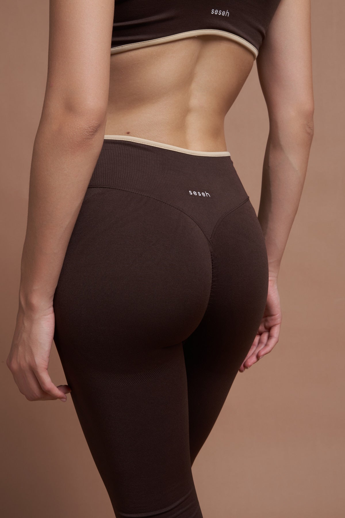 SIERRA – Brown Two-Tone Seamless Scrunch Shaping Leggings