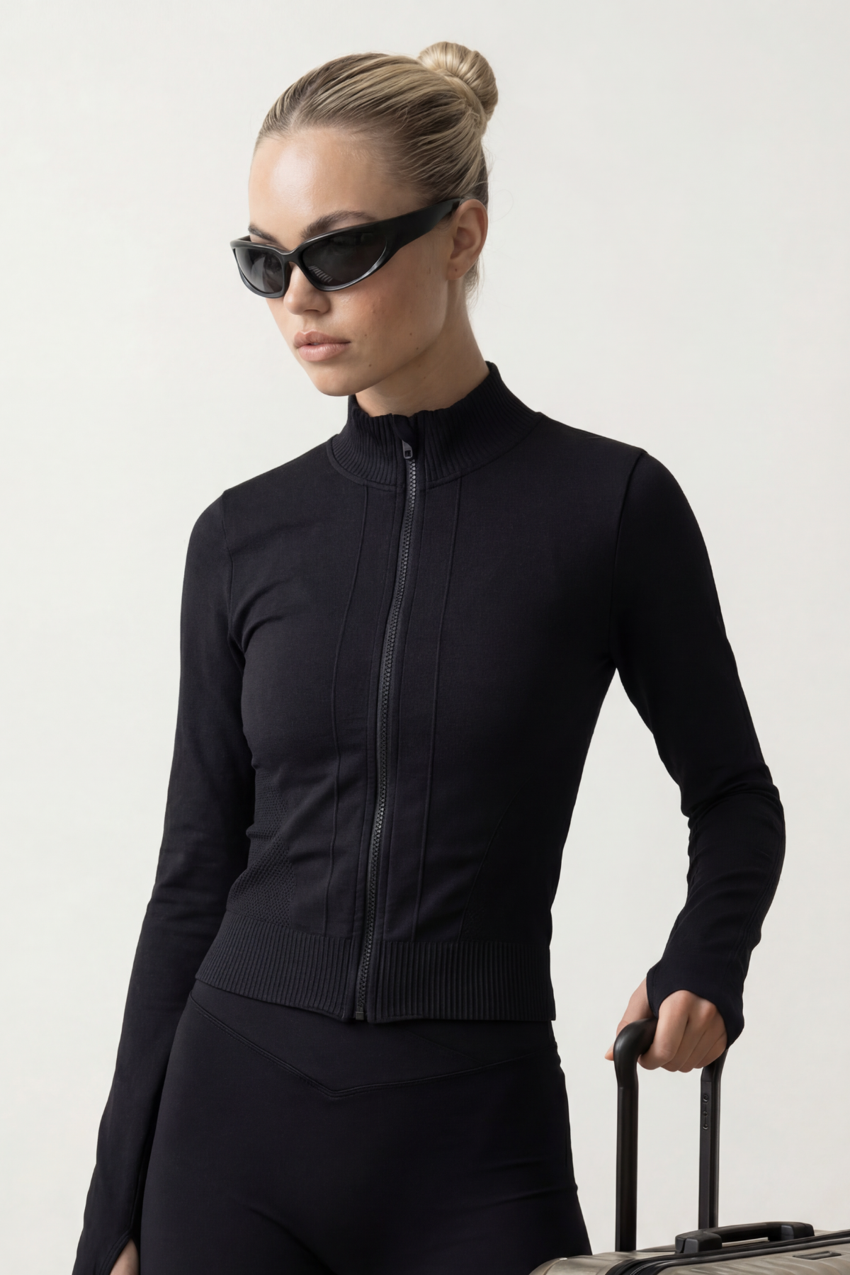 FREYA – Black Seamless Zip Jacket