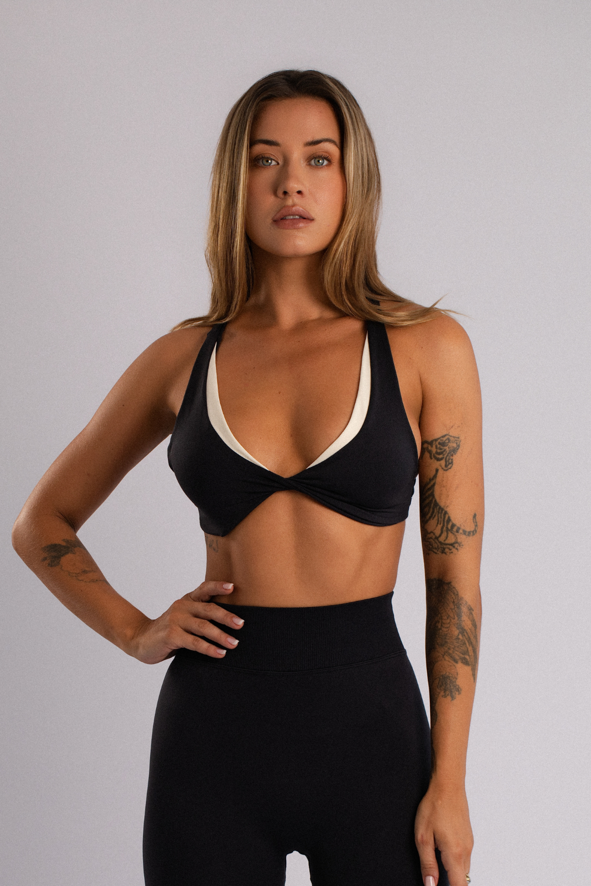 Contrast Two-Tone Twist Bra Black