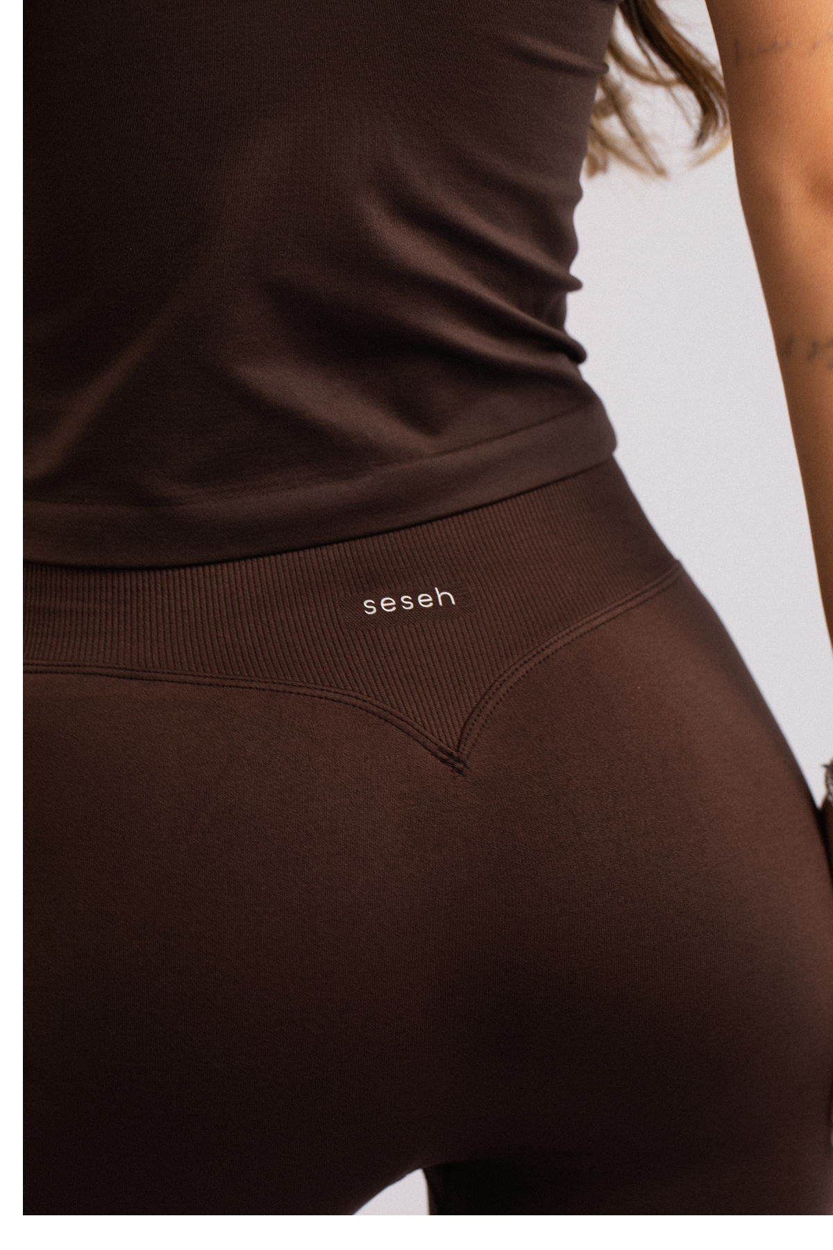 High-Waist Seamless Capri Leggings Brown
