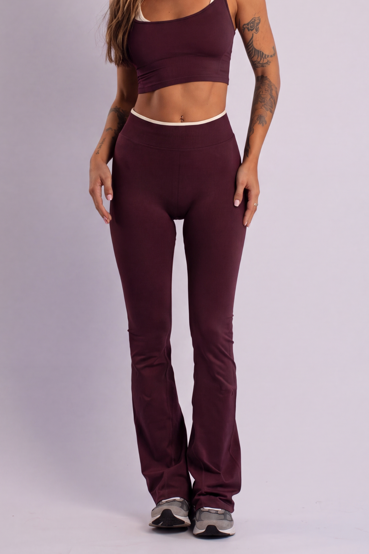 Two-Tone V-Cut Waistband Flare Leggings Burgundy